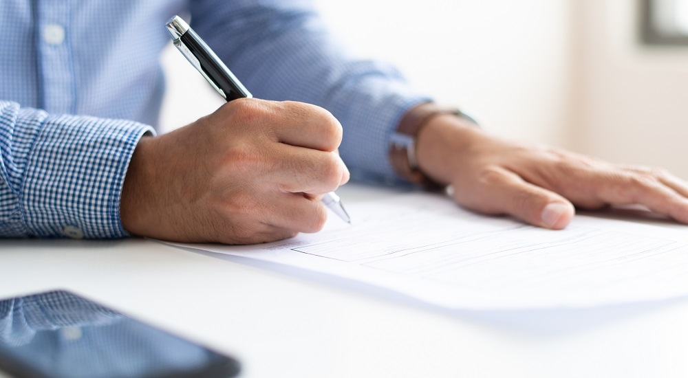 Quem pode assinar um projeto de energia solar?